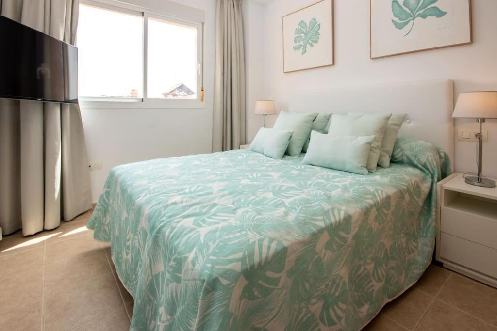 Apartamento Penthouse With Roof Terrace, Bbq, Pool- And Sea Views Buenas Noches Exterior foto