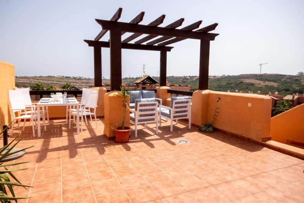 Apartamento Penthouse With Roof Terrace, Bbq, Pool- And Sea Views Buenas Noches Exterior foto